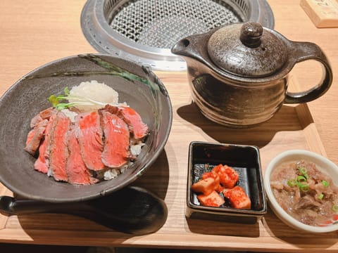 おしえてもらったところお昼食べてきたけど、美味しすぎてとけた🫠
なんかお肉臭いよ？？って言われるの嫌だったから焼かなくて