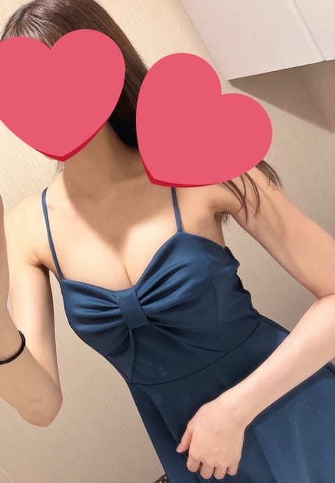 MERRY christmas🎄
ちょっと久しぶり出勤♛
本日恵比寿ルーム14:00～22:00居ます😚
夕方1枠のみ空
