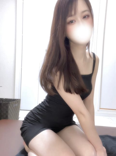 本日恵比寿18～22時半まで出勤してます🎀
お時間合う方ぜひ〜❄️