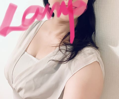 昨日はご来店
ありがとうございました✨

日常のお話と涼やかな心地よい空間
どんなお楽しみが来るかドキドキ♡
指がやさし