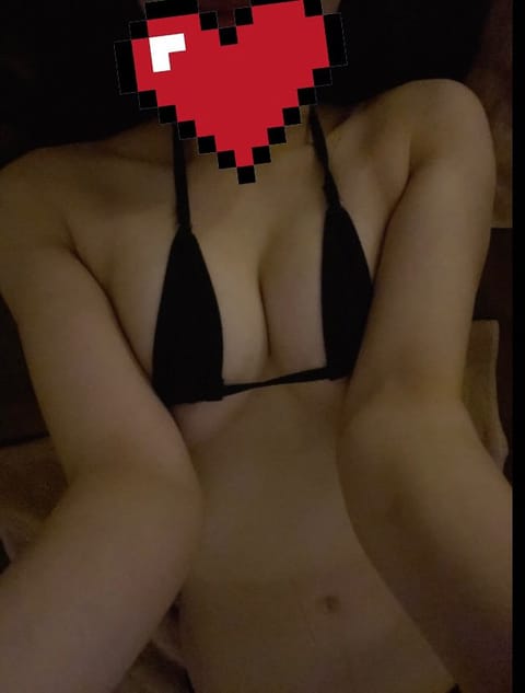 一緒に添い寝しましょ🫣😘