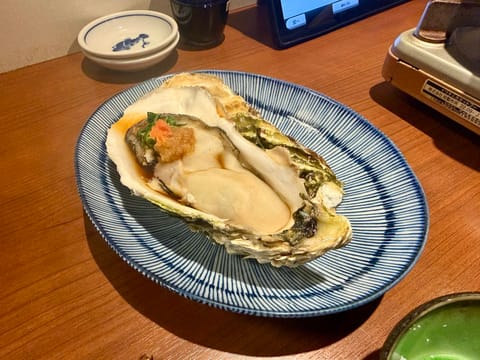 どうしても牡蠣とぶりしゃぶが食べたすぎて
うまいもん行っちゃった🫠🙌🏻

カウンター席があるのも嬉しい💺🤍