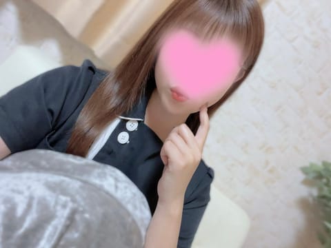 11/16(日) 本日のご案内🌸

・11:00〜12:30 🈳
・12:45〜14:45 🈵
・15:00〜 🈳

本