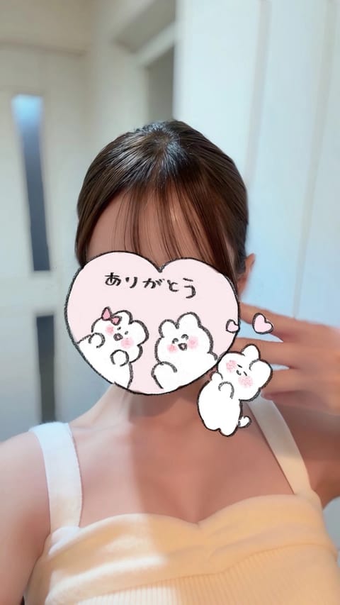 前髪切りました⸝⸝⸝♡︎

ハマスタで大好きな女の子のアイドルのライブへ♡...*゜👸🏻👑*ﾟ
2日間参戦して、2日とも