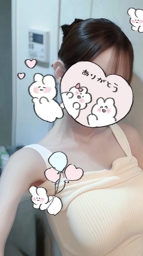 前髪切りました⸝⸝⸝♡︎

ハマスタで大好きな女の子のアイドルのライブへ♡...*゜👸🏻👑*ﾟ
2日間参戦して、2日とも