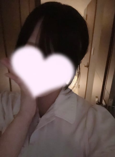 こんにちは～♡1週間ぶりだ～🍁🍂
なんだか久しぶりになっちゃったな～、、

本日15:00~18:00ルームにいます✨️