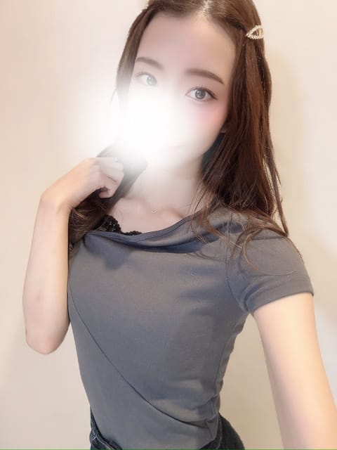 めちゃくちゃ久しぶりの出勤です✨

みんな会いにきてくれたら嬉しいな🥺
15:00〜22:00まで出勤してます✨

会い