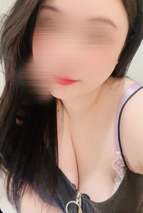 昨日はありがとうございました🥰

年始から本指名様に会えて
嬉しかったです🫶🏻💕
昨日雪❄️も降っていたし
寒い中ありが