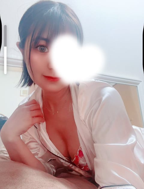 こんにちは♡
りこ今夜出勤です✨
一緒に素敵な夜にしませんか？
お待ちしてます☺️
1/30(金)20:00〜翌4:00
