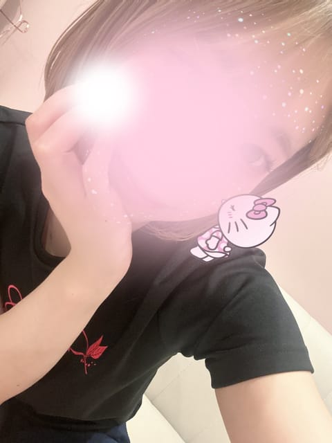 本日は18時までです！
今日は花粉がすんごい😖😖
朝起きてくしゃみが止まんなかった💦
この後🈳あります✨
ご予約お待ちし