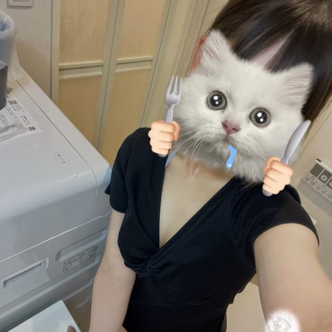 21:00から4:00まで出勤してます！
是非会いに来てください😊