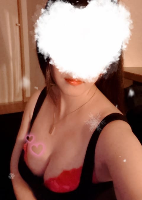 お久しぶりです💖
天気は雨だけど涼しくて気持ちいいね🎀
本日14-21時で出勤します✨
お仕事で疲れたお兄様、癒されませ