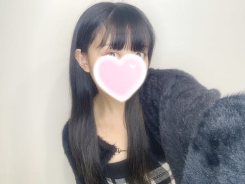 ⋱🍀ご報告🍀⋰
初めまして💭
この度蒲田アンジュエール@kamata_esthe に入店した七海ちひろっていいます🌊🩷
