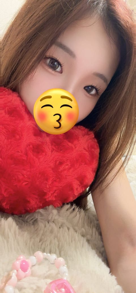 こんにちは！☺️
本日18時〜22時半　📍渋谷ルーム
2025年の出勤はこれが最後になります❣️
新規様も本指様もお待ち