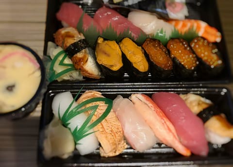 昨日もありがとうございました！♡

美味しいお寿司もごちそうさまでした🍣♡
モネの睡蓮、綺麗すぎる~🪷💕
嬉しいっ♡プレ