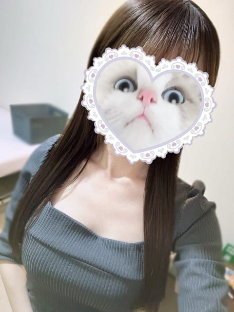 お久しぶりです、ひよりです🐣
今日はお昼からちいかわ目当てで2軒くら寿司をまわったのですが、どちらも満席で1時間待ちでし