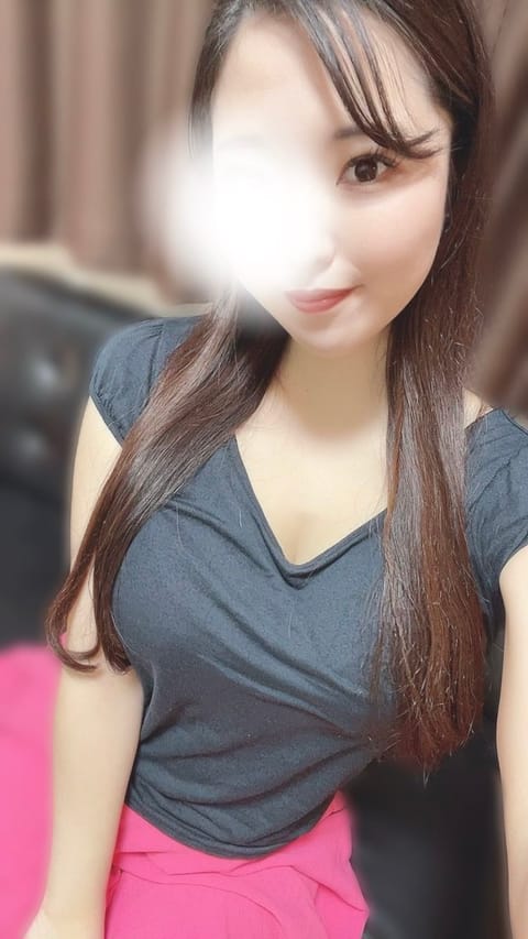 🩷今週の出勤🖤

21日（木）1830-2230
22日（金）1830-2230
24日（日）1300-2000

すべ