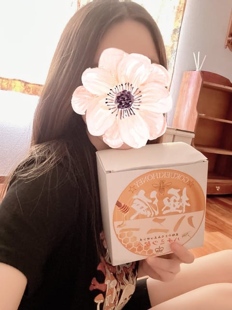 こんにちは🥰
先日もきてくださったお客様方ありがとうございます😊
久しぶりに会えて楽しかった🪄︎︎

15:30〜🈳
お