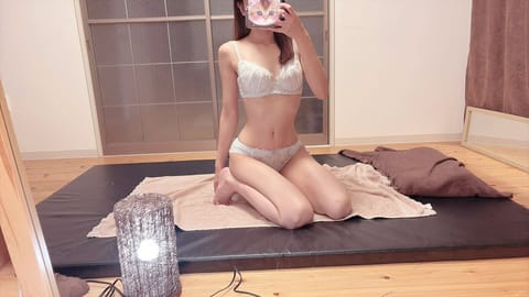 昨日初出勤だったんだけど、すでに3人のおにーさん来てくれて大感謝😭💗
差し入れしてくれた方もいて、これからもたくさんがん