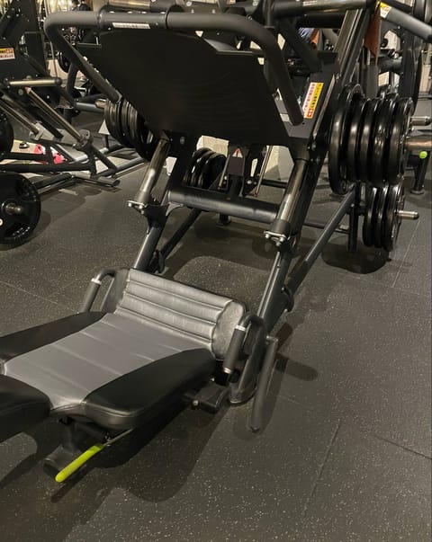 Leg Day🏋️‍♀️
足トレキツすぎて字がめちゃくちゃ😂
懸垂と腕立ては気分で追加したけど追い込めました〜！

本日
