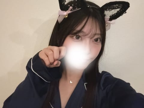 🩵10月前半の出勤日です🩵

10/6 15:00-20:00
10/10 14:00-19:00
10/13 16:0
