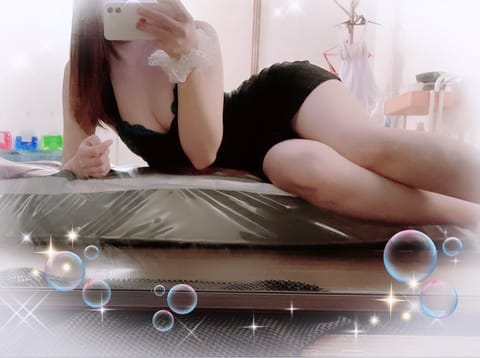 先ほど、来てくれたお兄様からも本当に未経験？？出勤4日とは思えない！って沢山マッサージを褒められてとても幸せな出勤4日目