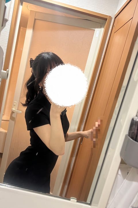 今週の出勤予定🕊️🤍

2月11日　17時30分〜21時30分
2月13日　17時30分〜21時30分

全て岡崎ルーム