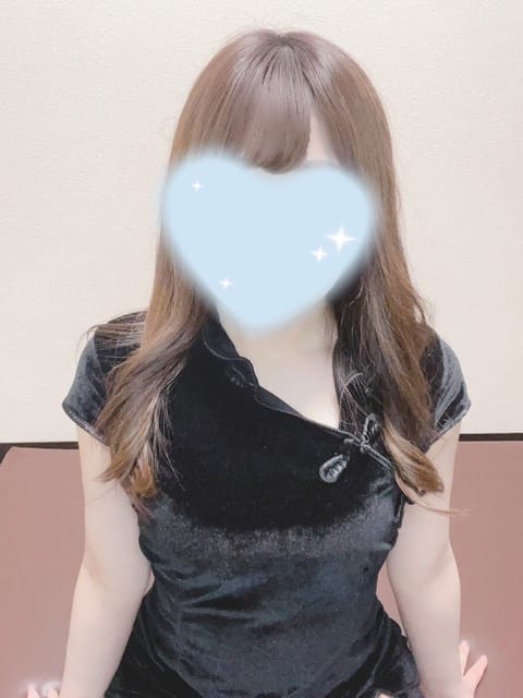 こんばんは！ゆいです🍓

5/22（木）18:00~0:00
5/23（金）16:00~22:00

2日間出勤します𓂃