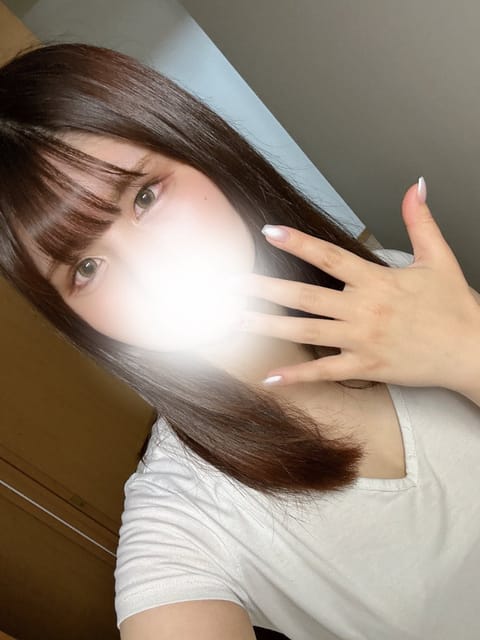 こんにちは！AQUA新人セラピスト鳴海はるです🐰💕

本日、12:00~22:00新横浜で出勤です！

丁寧な施術と、心