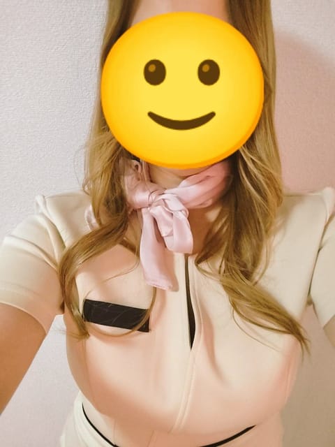 今年もお兄様方
有難うございました😊💞
来年もゆみ🫧を
宜しくお願いします♬
元旦22時〜26時で出勤します✨️
メンエ