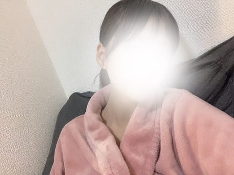 出勤してます💨

台風近づいてきてるね🌀
直撃怖い😇

今日もあおいは元気に出勤してるよ〜！
たくさん話したいな😊

ま