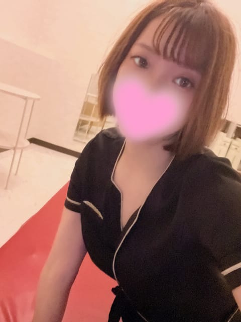 おはようございます☀️

台風は大丈夫でしたか？？

本日も天候の変化にはお気をつけくださいね✨

お盆以降は出勤少なく