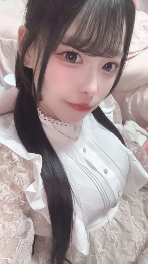 きょうは急遽ハリケーン綾瀬出勤する❕
あつくてもいっぱいくっつけるようにお部屋涼しくしとくね〜🎐꙳⋆
夏は得意じゃないけ