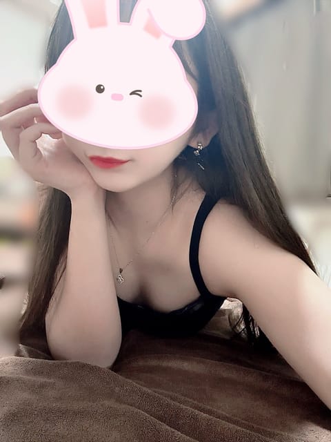 今日はあいにくの雨ですね☔️
降ったり止んだり🥺
ららのとこに雨宿りしにおいで⸜( •⌄• )⸝

#秘密の扉 #松戸メ