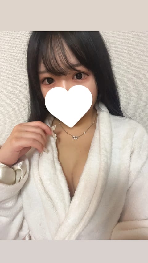 出勤しました✨

昨日も出勤予定だったんですけど
携帯修理に出してて
おやすみしちゃってすみません😭💦

今日は万全です