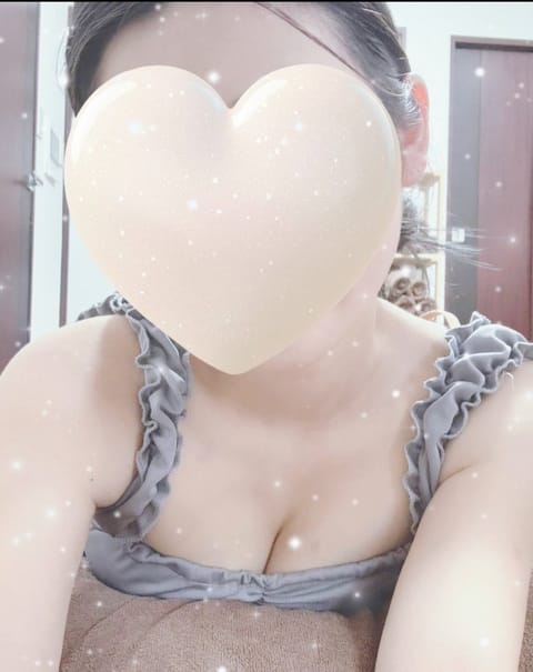今日は11時〜17時までいてます😌💭

ご予約お待ちしてます☺️✨