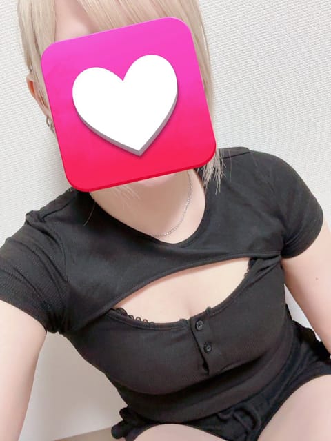 こんばんは🌙

本日も27時まで出勤します！
お時間合う方お待ちしてますね🎶