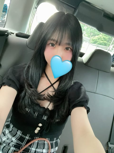 本日12：00〜19：00で出勤してます🩵
たくさんのお兄様を癒やさせてください🫶