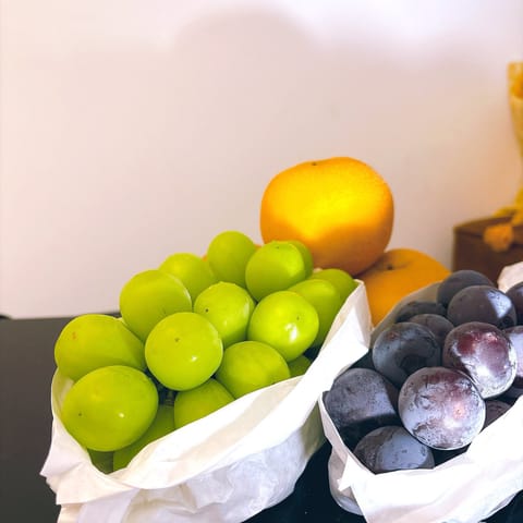 シルバーウィーク中
お客様用の
朝取れフルーツ🍇

苦手な方はお申し出ください🙂‍↕️