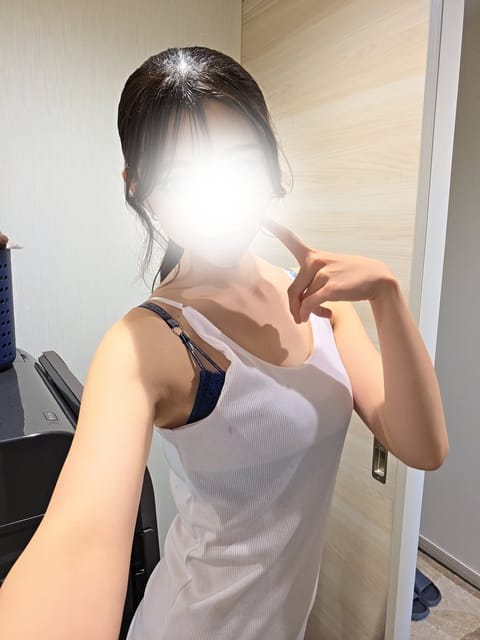 ゆり出勤します🐰︎🤍