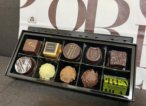 この前、仲良くしてくれてるお客様からモロゾフのチョコレート頂きました🍫

もうすぐバレンタインだ💖