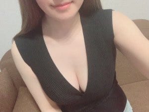 先週もありがとうございました💕

昨日はお休みしてましたが今日から出勤です(^o^)

それで近々美容院に行くのですが何