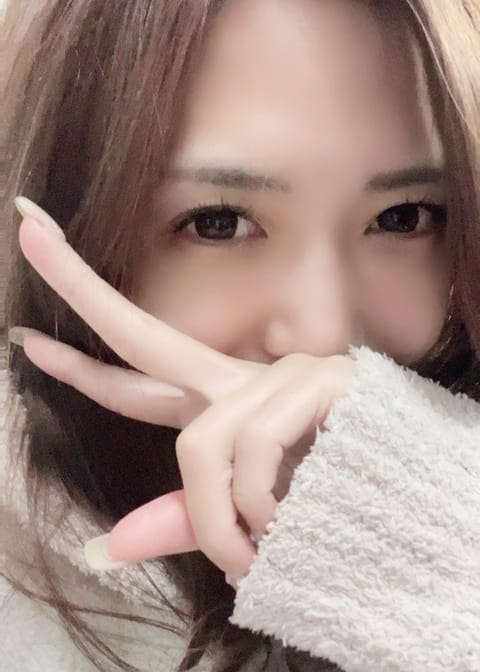 眉毛があぁ！！スッピンですみません🙇‍♀️

皆愛してるよ❤︎
2月もよろしくお願いします😊