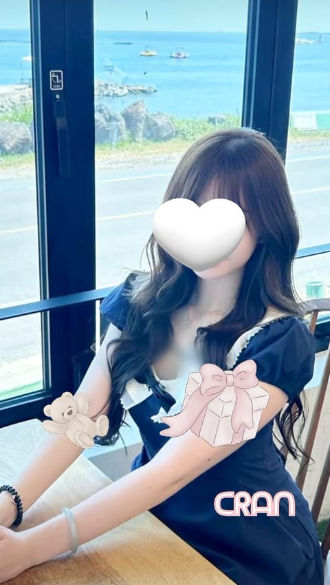 カフェでリフレッシュ☕✧

20時30～23時出勤します🍒  

ハロウィン期間なのでコスプレで施術します👻🍭🎃🧙‍♀️