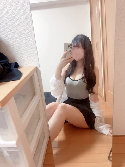 かんなです🤍昨日も沢山ありがとうございました　ᐡ•̥ ·̫ •̥`💧本日も3:00まで出勤中です🪄ご予約もありがとうござ