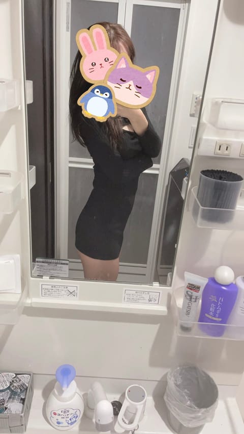 こんな時間ですが🌙
こちら最近のめぐみです|ω･)
ここ最近の趣味はピアノとお裁縫です🪡🎹
みんなとゆっくりお話しした〜
