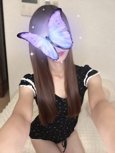 今日晴れたけど、花粉が、、、🤧

本日、27:00まで出勤です🤍

今週今日のみになります！