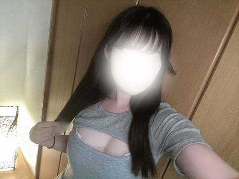 残り1枠となってますᐡっ·̫ ‹｡ᐡ

今月ラスト出勤になるのでお時間合う方はぜひ𖤐·̩͙
平日初めの夜ですが、しっかり