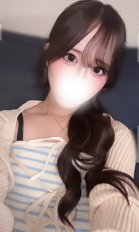 今月はお誕生月なので、みんな会いに来てくれたら嬉しいですσ̴̶̷̤ . σ̴̶̷̤🌻