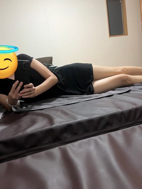 こんばんは✨️今日は雨が凄いね。もねは頭痛に悩まされてる💧出勤ですが来週は6日水曜日を予定しています😊DM
で問い合わせ